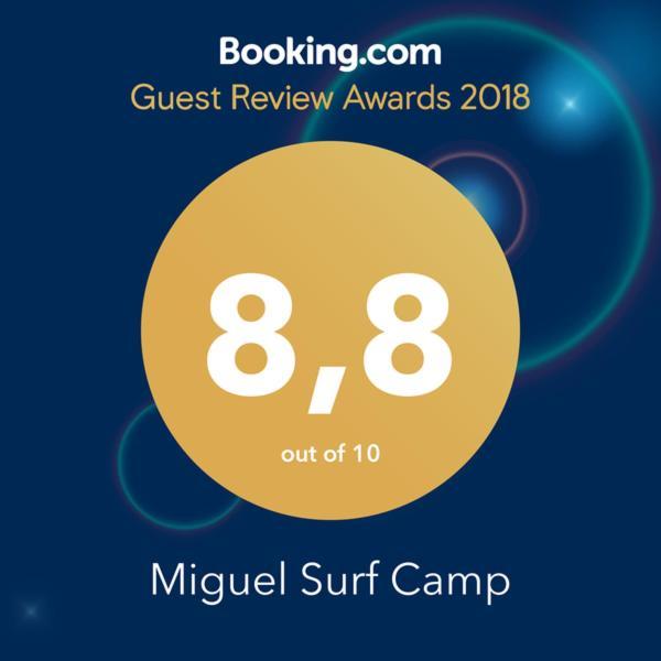 Hotel Miguel Surf Camp à Quepos Extérieur photo